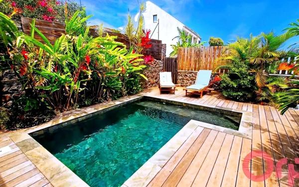 Maison à vendre    8 pièces • 182 m2 Saint-Leu