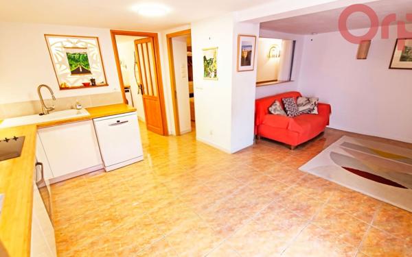 Maison à vendre    8 pièces • 182 m2 Saint-Leu