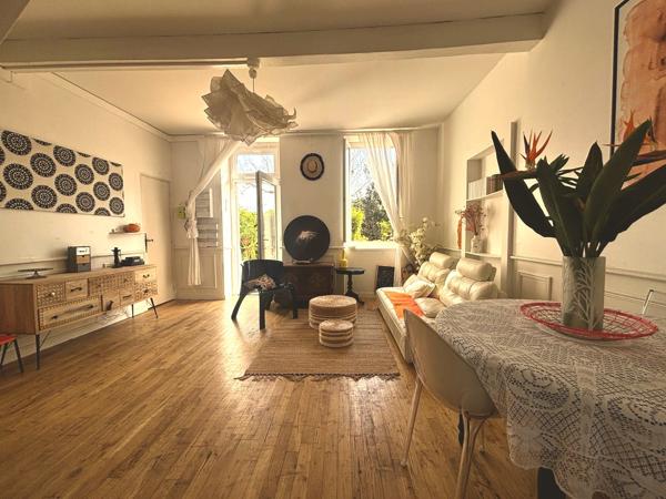 Maison
         3 pièces
        - 85 m² Exclusivité 229 000 € *