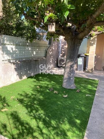 Maison avec jardin et garage ? Saint-Étienne-du-Grès