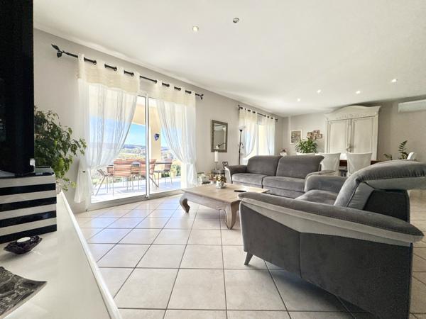 Maison contemporaine tout confort, avec vue Saint-Sylvestre-sur-Lot (47140)