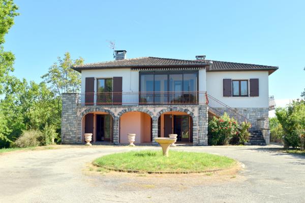 Montauban (82000) MAISON T9 250 m² 6800 m² de terrain