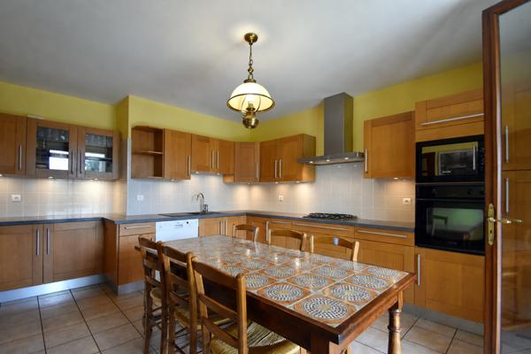 Montauban (82000) MAISON T9 250 m² 6800 m² de terrain