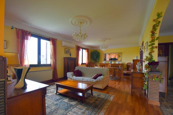 Montauban (82000) MAISON T9 250 m² 6800 m² de terrain