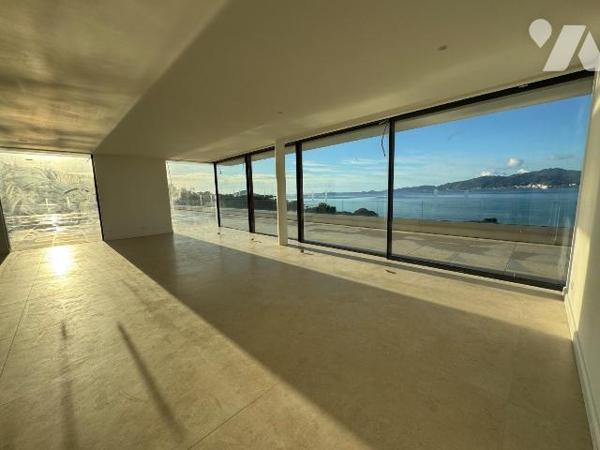 À VENDRE : PIETROCELLA - ROOFTOP EXCEPTIONNEL AVEC VUE SUR LES ÎLES SANGUINAIRES

Découvrez c...