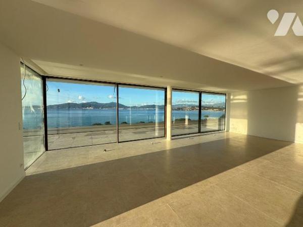 À VENDRE : PIETROCELLA - ROOFTOP EXCEPTIONNEL AVEC VUE SUR LES ÎLES SANGUINAIRES

Découvrez c...