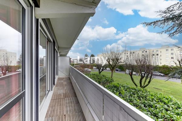 Appartement t4 + balcon et parking
