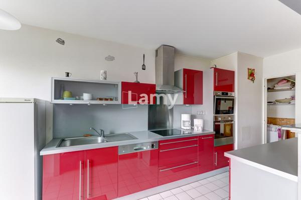 Appartement t4 + balcon et parking