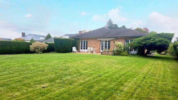 Beau PLAIN-PIED Individuel de 135 m2 à rafraîchir