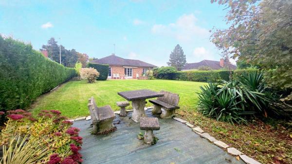 Beau PLAIN-PIED Individuel de 135 m2 à rafraîchir