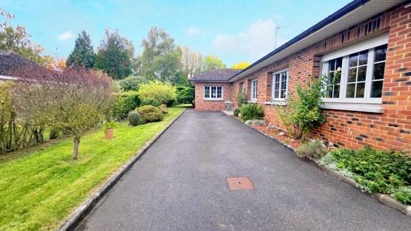 Beau PLAIN-PIED Individuel de 135 m2 à rafraîchir