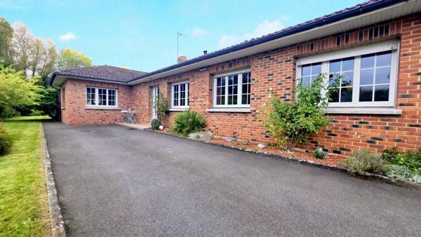 Beau PLAIN-PIED Individuel de 135 m2 à rafraîchir