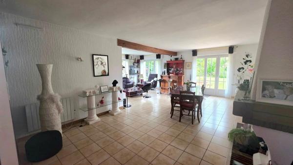 Beau PLAIN-PIED Individuel de 135 m2 à rafraîchir