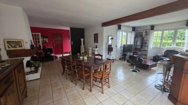 Beau PLAIN-PIED Individuel de 135 m2 à rafraîchir