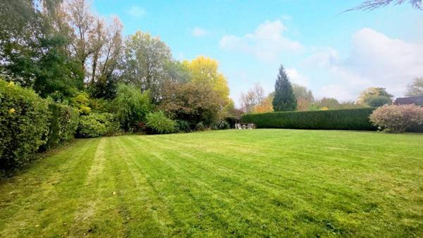 Beau PLAIN-PIED Individuel de 135 m2 à rafraîchir