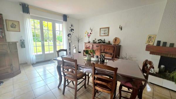 Beau PLAIN-PIED Individuel de 135 m2 à rafraîchir