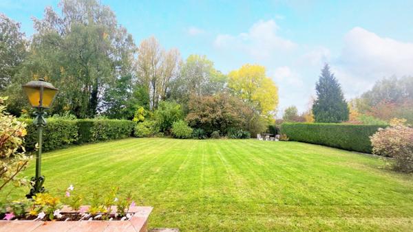 Beau PLAIN-PIED Individuel de 135 m2 à rafraîchir