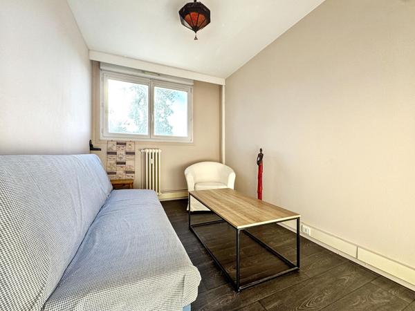 Appartement Nantes-53m2-2 CHAMBRES-ASCENSEUR-CAVE-STATIONNEMENT,  
Nantes 44100