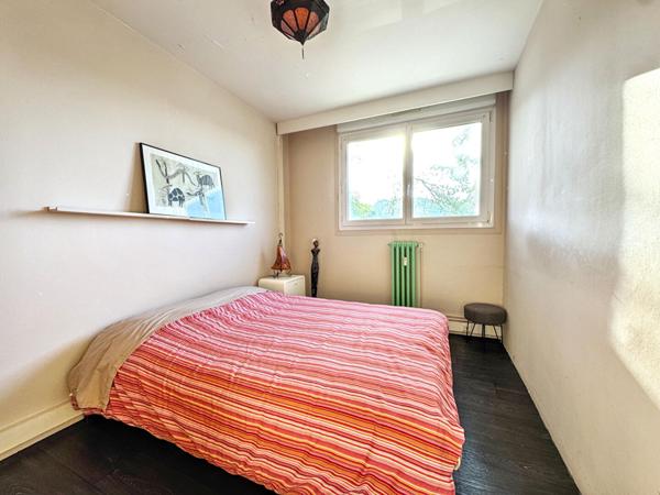 Appartement Nantes-53m2-2 CHAMBRES-ASCENSEUR-CAVE-STATIONNEMENT,  
Nantes 44100