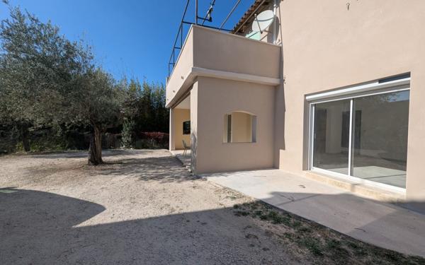 Appartement à louer    4 pièces •  Saint-Bonnet-du-Gard