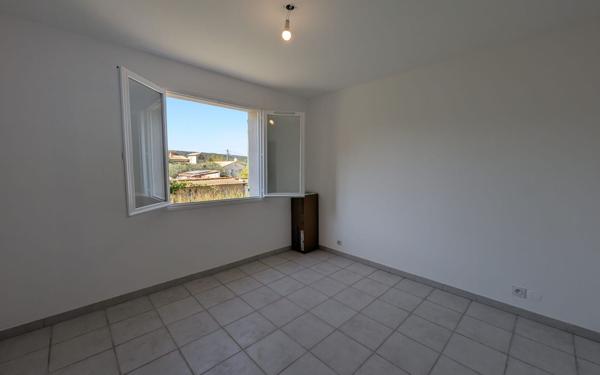 Appartement à louer    4 pièces •  Saint-Bonnet-du-Gard