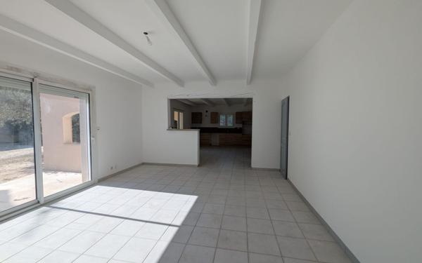 Appartement à louer    4 pièces •  Saint-Bonnet-du-Gard