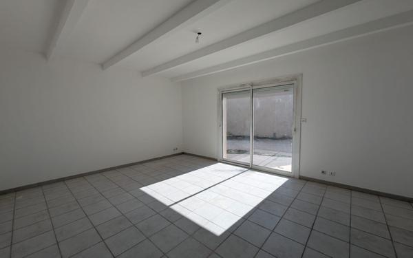 Appartement à louer    4 pièces •  Saint-Bonnet-du-Gard