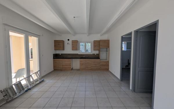 Appartement à louer    4 pièces •  Saint-Bonnet-du-Gard