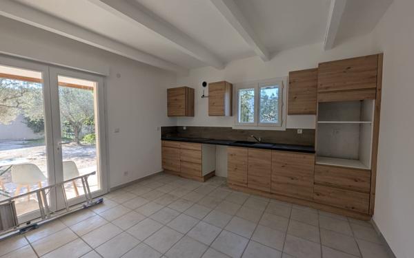 Appartement à louer    4 pièces •  Saint-Bonnet-du-Gard