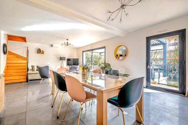 Maison à vendre P8 FONTENAY SOUS BOIS (94) au cœur des Rigollots, en limite de VINCENNES, 215 m² avec jardin arboré, terrasse et balcon