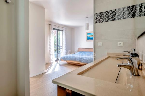 Maison à vendre P8 FONTENAY SOUS BOIS (94) au cœur des Rigollots, en limite de VINCENNES, 215 m² avec jardin arboré, terrasse et balcon