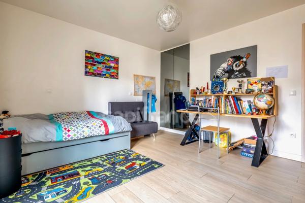 Maison à vendre P8 FONTENAY SOUS BOIS (94) au cœur des Rigollots, en limite de VINCENNES, 215 m² avec jardin arboré, terrasse et balcon