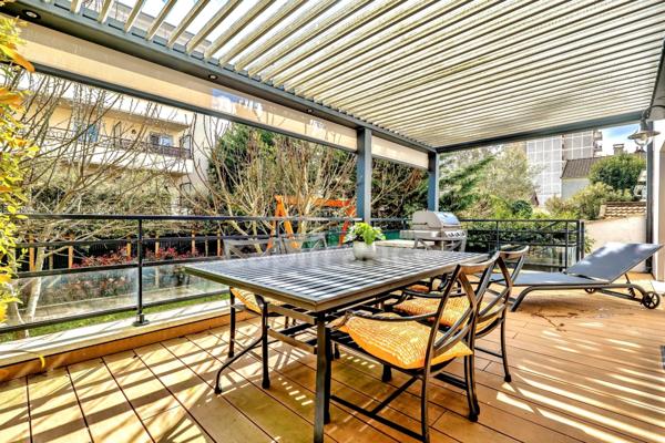 Maison à vendre P8 FONTENAY SOUS BOIS (94) au cœur des Rigollots, en limite de VINCENNES, 215 m² avec jardin arboré, terrasse et balcon