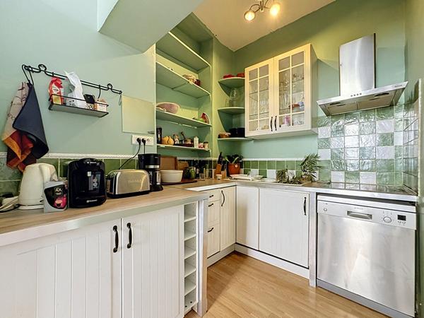 AVIGNON INTRA-MUROS - PLACE DU CHANGE - T4 MEUBLÉ DE 92 M²