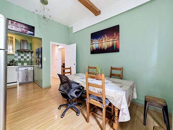 AVIGNON INTRA-MUROS - PLACE DU CHANGE - T4 MEUBLÉ DE 92 M²