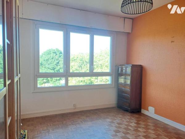 NANTES - MICHELET - Appartement 4ème et dernier étage 3 ch. cave et garage boxé