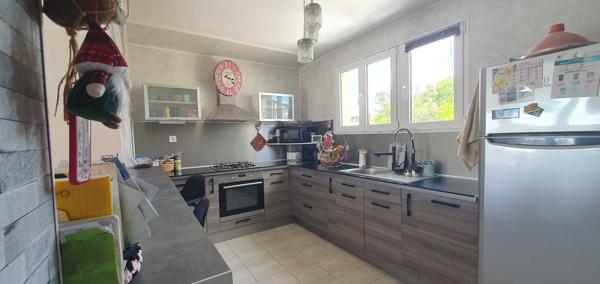 Maison individuelle en très bon état avec T1 et parking camping-car