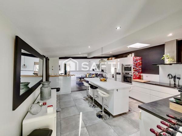 Maison clé en main, 3 chambres, piscine, garage