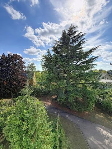 RÉSIDENCE PIERREFITTE – Appartement F3 de 55.05 m² AU DERNIER ÉTAGE – CALME ET VERDURE