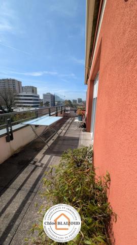 Spacieux appartement avec terrasse