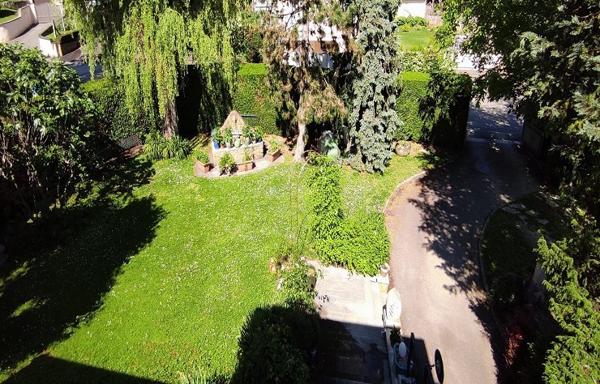 Maison
         6 pièces
        - 149 m² 422 000 € *