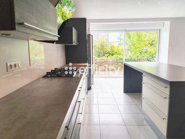 Maison
         8 pièces
        - 230 m² Exclusivité