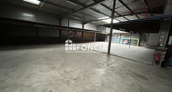 Location Local commercial 1 pièce 480 m² - Vienne 38200