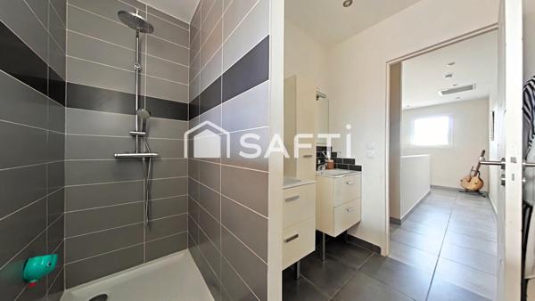 Maison familiale 4 chambres dont une suite parentale- 3 faces- garage- quartier des "Meravelles"