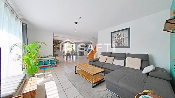 Maison familiale 4 chambres dont une suite parentale- 3 faces- garage- quartier des "Meravelles"