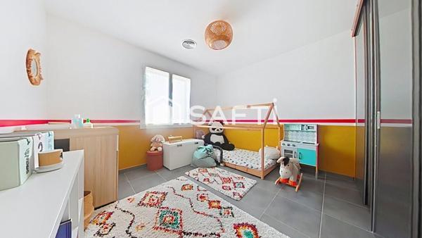 Maison familiale 4 chambres dont une suite parentale- 3 faces- garage- quartier des "Meravelles"