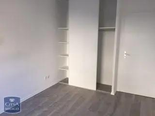 Appartement à louer 2 pièces 53.84m² Tourcoing (59200)