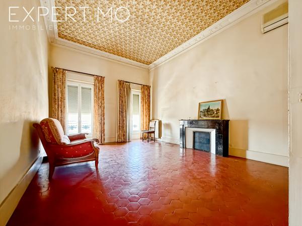 Lunel (34400) IMMEUBLE D'ENVIRON 535 m2 en R+2