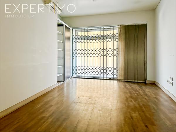 Lunel (34400) IMMEUBLE D'ENVIRON 535 m2 en R+2