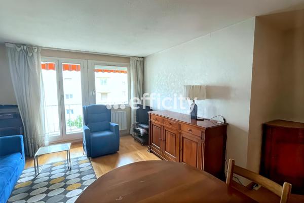 Appartement
         3 pièces
        - 64 m²